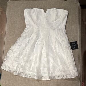 NWT White Floral burnout mini Strapless Dress LuLus, sz Med